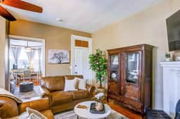 Downtown Historic Apartment with Modern Flair - Image 4