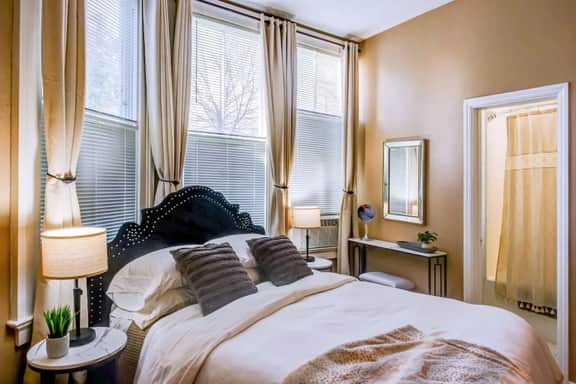 Downtown Historic Apartment with Modern Flair - Image 2