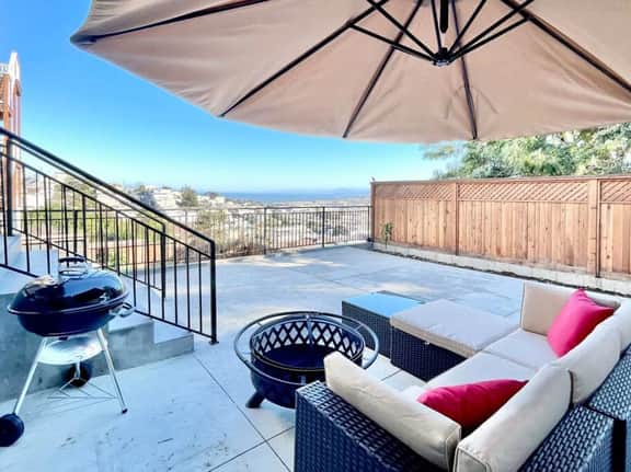 Luxe High Ceiling King Suite w/ Bay Views - Image 4