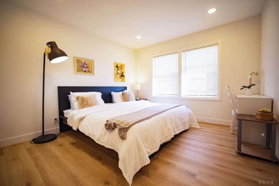 Modern WFH King Bed Long Stays - Image 2